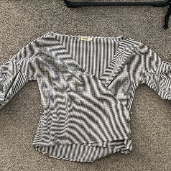 Essue Work & Outings Blouse - Picture 2 of 7